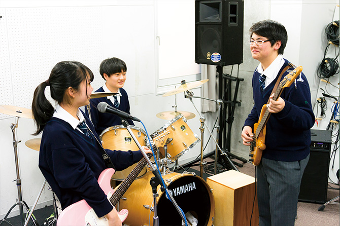 軽音楽同好会
